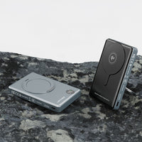 Lenyes PW1013D Qi2 Teknolojili 360° Standlı Kablosuz Şarj Özellikli Wireless Powerbank 30W 10000mAh